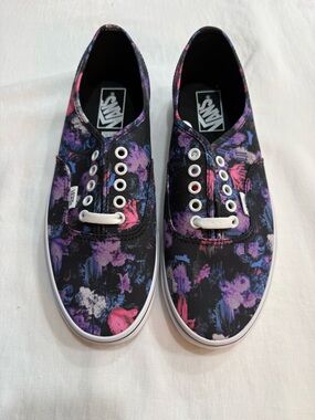 NIB Vans Warped Floral Shoes Size 10